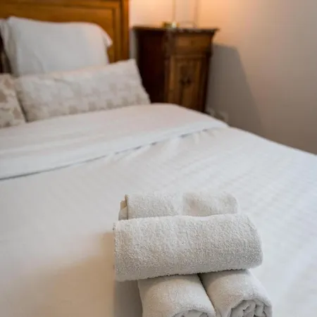 La St Pierre, Normandy Charm, 4 People * Touques